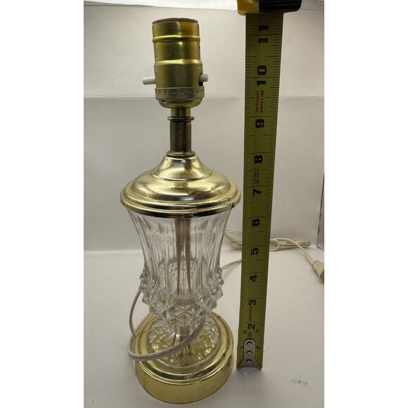 Pair Of Vintage Mid Century Ornate Clear Cut Crystal Boudoir Table Lamps - Picture 10 of 10